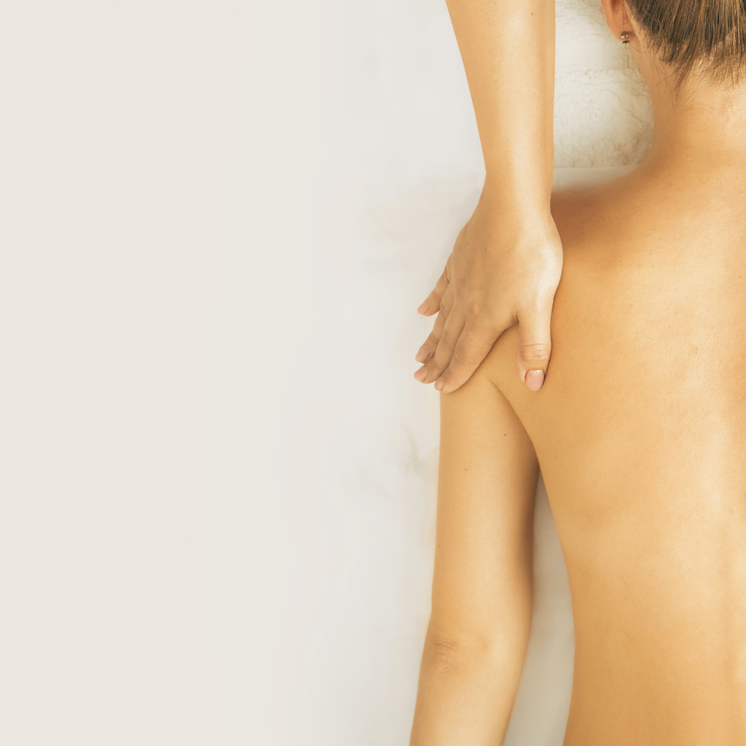 Een ontspannende schoudermassage